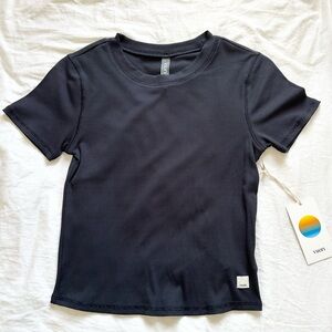 VUORI Madra Fitte Tee (NEW with tags)